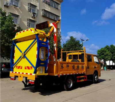 江鈴雙排防撞緩沖車 高速公路施工導(dǎo)流與緊急救護的可靠伙伴