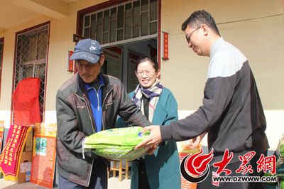 發(fā)展生態(tài)農(nóng)業(yè) 助力精準(zhǔn)扶貧——芍藥山村公益惠民活動(dòng)紀(jì)實(shí)